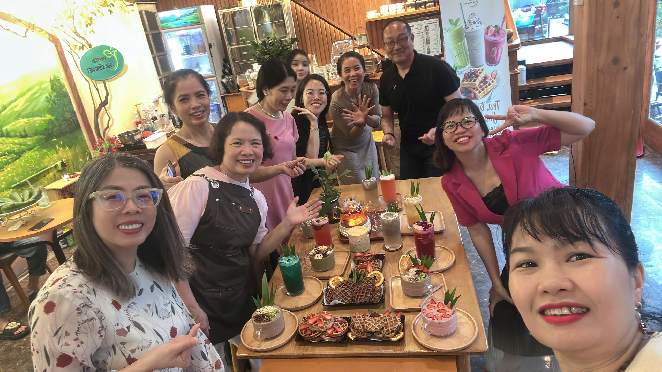 Đội ngũ Smoothies Healthy Station - Bộ sản phẩm